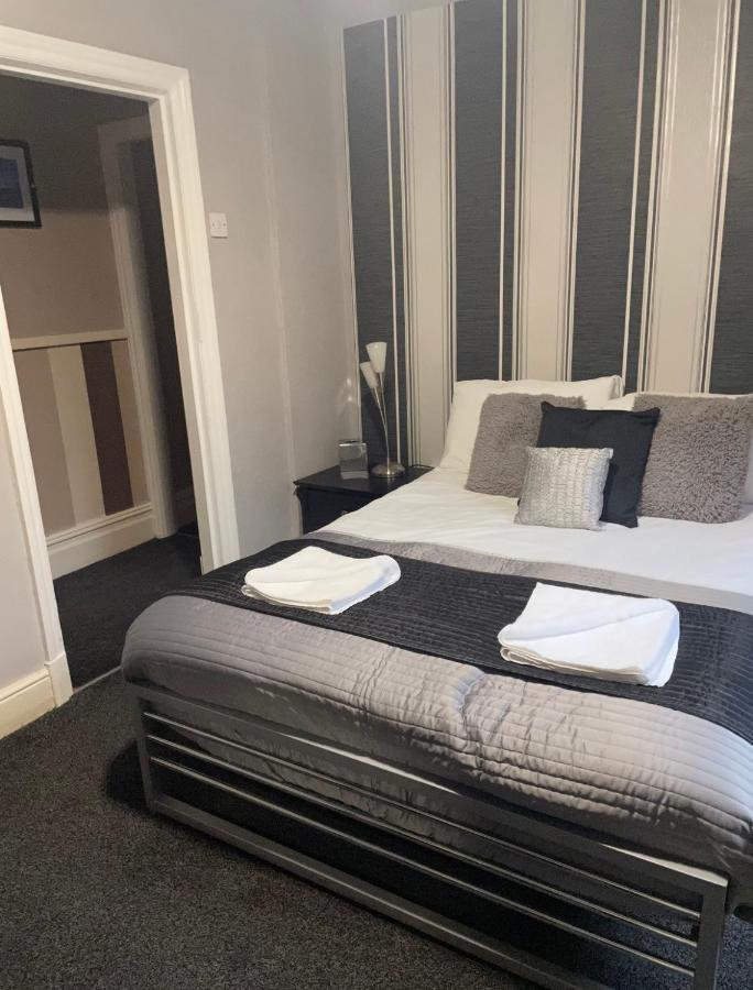 Phildene Suites Blackpool Buitenkant foto