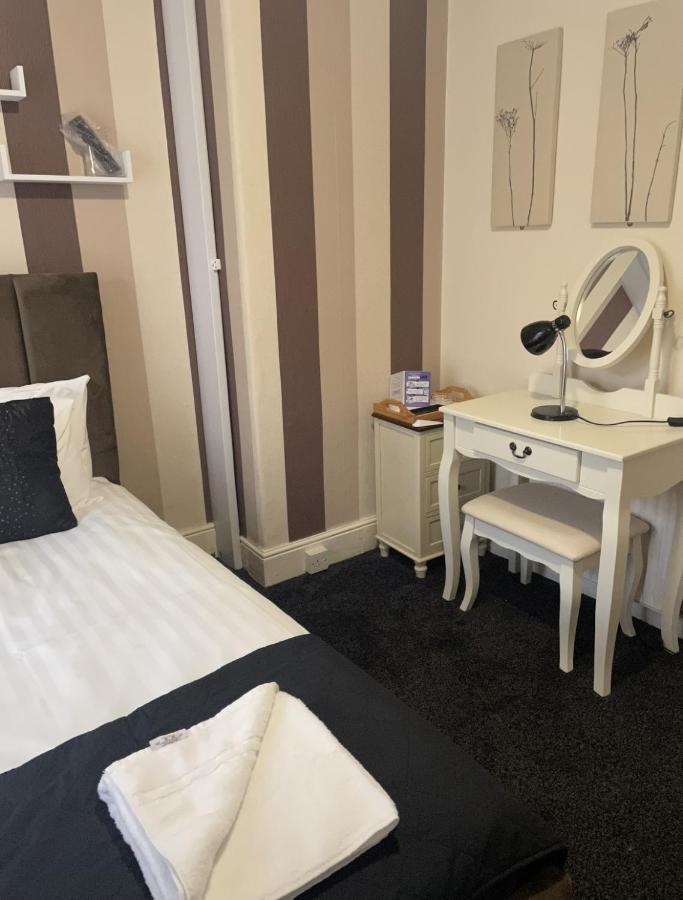 Phildene Suites Blackpool Buitenkant foto