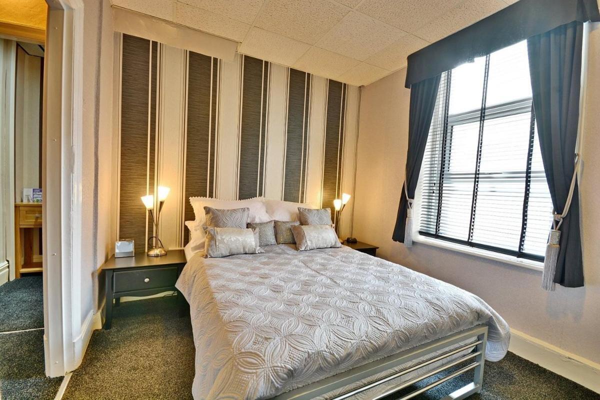 Phildene Suites Blackpool Buitenkant foto